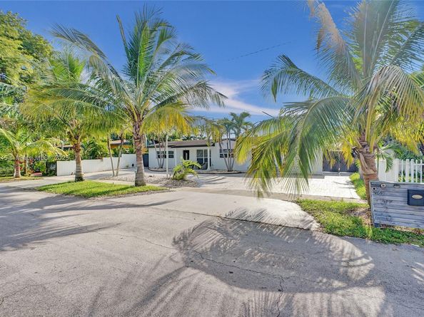 6520 W 8th Ln, Hialeah FL 33012
