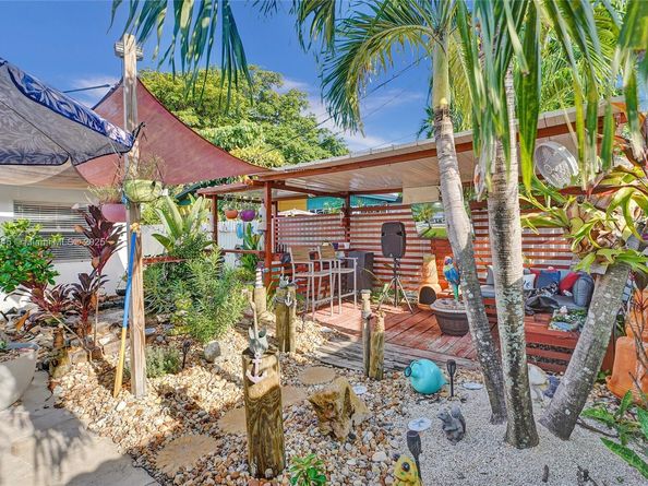 6520 W 8th Ln, Hialeah FL 33012