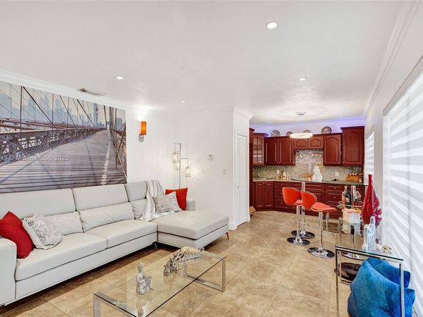 6520 W 8th Ln, Hialeah FL 33012