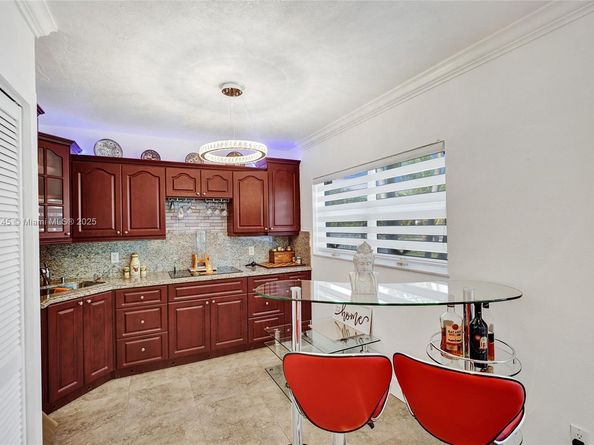 6520 W 8th Ln, Hialeah FL 33012