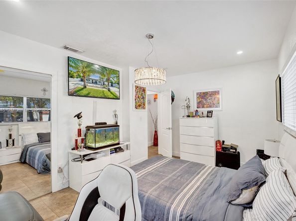6520 W 8th Ln, Hialeah FL 33012