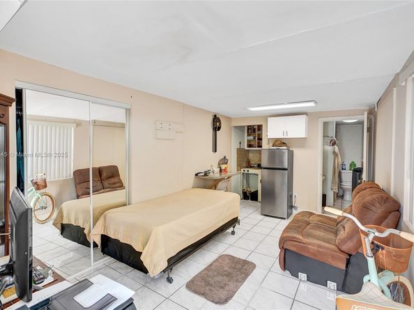 6520 W 8th Ln, Hialeah FL 33012