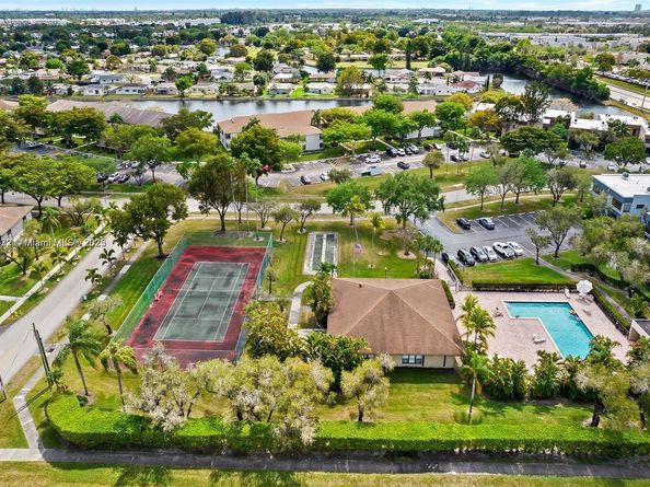 9814 W Mcnab Rd 204, Tamarac FL 33321