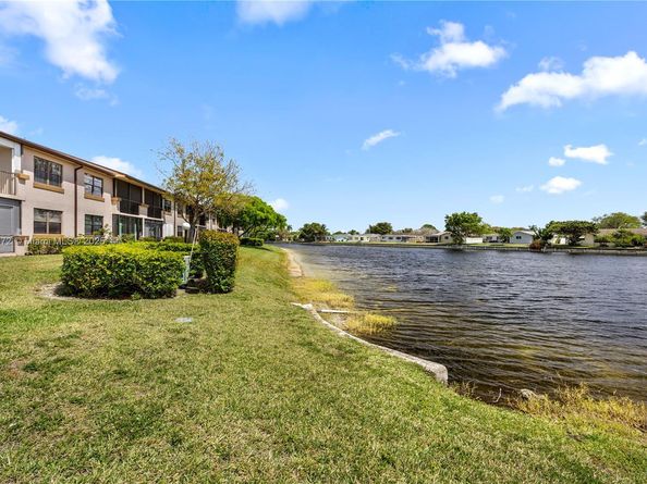 9814 W Mcnab Rd 204, Tamarac FL 33321
