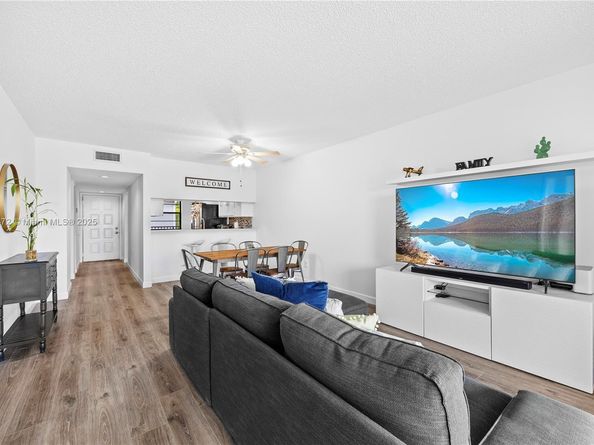 9814 W Mcnab Rd 204, Tamarac FL 33321