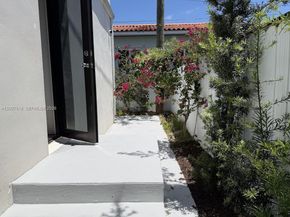 2272 SW 13th St, Miami FL 33145