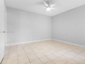3040 NE 16th Ave 104, Oakland Park FL 33334