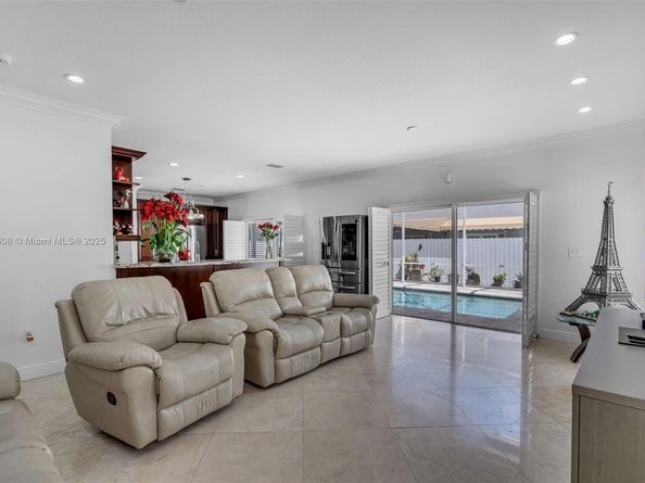 16075 SW 149th Ter, Miami FL 33196