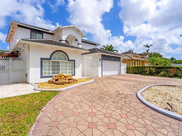 16075 SW 149th Ter, Miami FL 33196