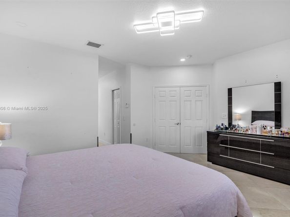 16075 SW 149th Ter, Miami FL 33196