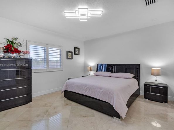 16075 SW 149th Ter, Miami FL 33196