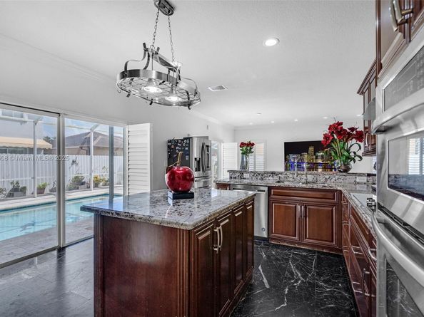 16075 SW 149th Ter, Miami FL 33196