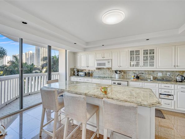 2000 Island Blvd 806, Aventura FL 33160