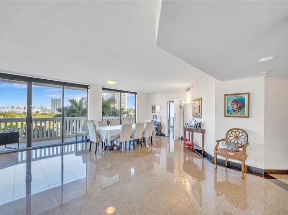 2000 Island Blvd 806, Aventura FL 33160