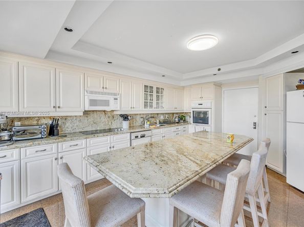 2000 Island Blvd 806, Aventura FL 33160