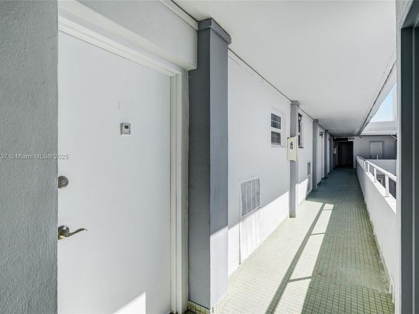 8000 Harding Ave 7F, Miami Beach FL 33141