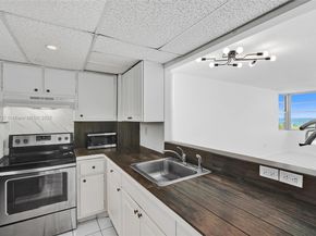 8000 Harding Ave 7F, Miami Beach FL 33141