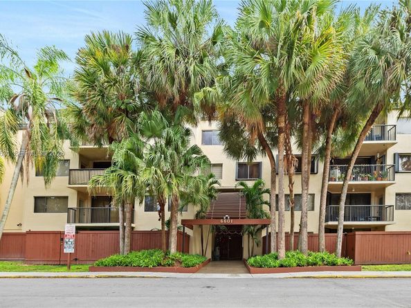 6601 SW 116th Ct 404, Miami FL 33173
