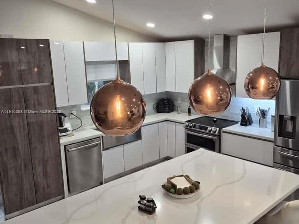 2908 N 36th Ave, Hollywood FL 33021