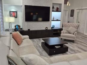 2908 N 36th Ave, Hollywood FL 33021