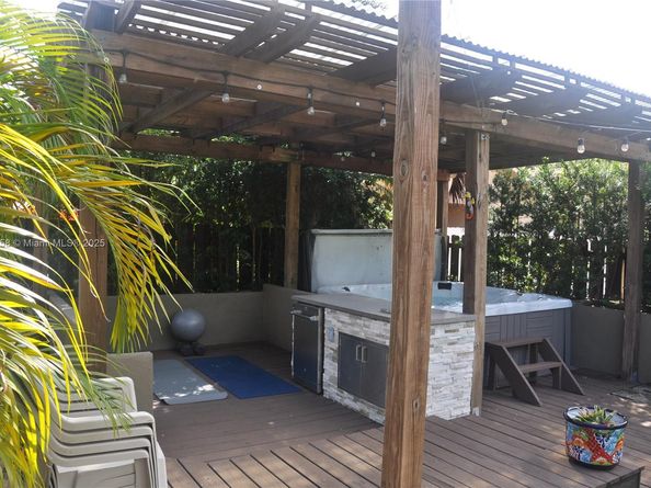 2908 N 36th Ave, Hollywood FL 33021