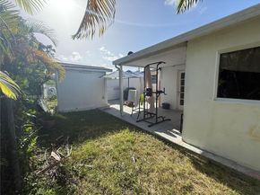 7200 SW 22nd St, Miami FL 33155
