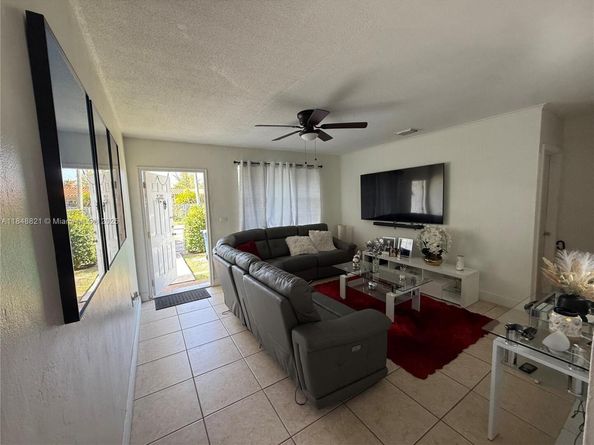 7200 SW 22nd St, Miami FL 33155