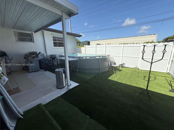 7200 SW 22nd St, Miami FL 33155