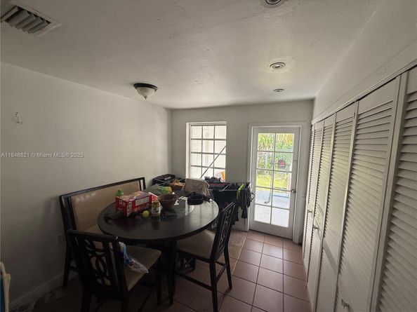 7200 SW 22nd St, Miami FL 33155