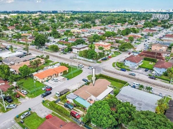 7200 SW 22nd St, Miami FL 33155