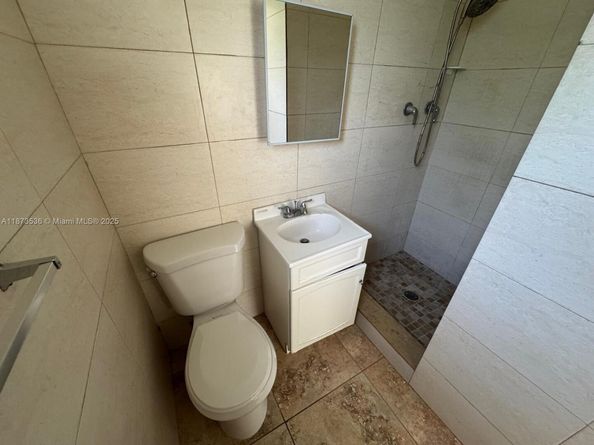1411 NW 41st St, Miami FL 33142