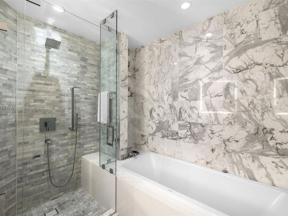 851 NE 1st Ave 1008, Miami FL 33132