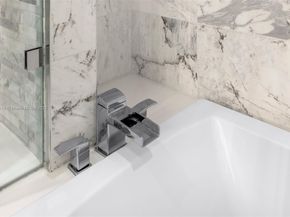 851 NE 1st Ave 1008, Miami FL 33132