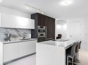 851 NE 1st Ave 1008, Miami FL 33132