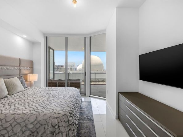 851 NE 1st Ave 1008, Miami FL 33132