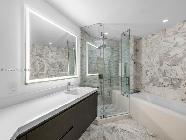 851 NE 1st Ave 1008, Miami FL 33132