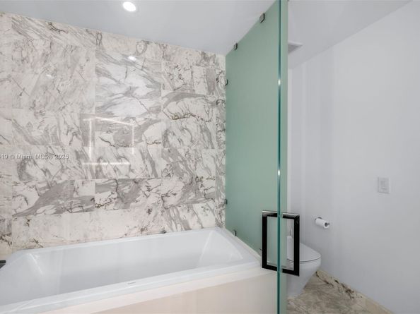 851 NE 1st Ave 1008, Miami FL 33132