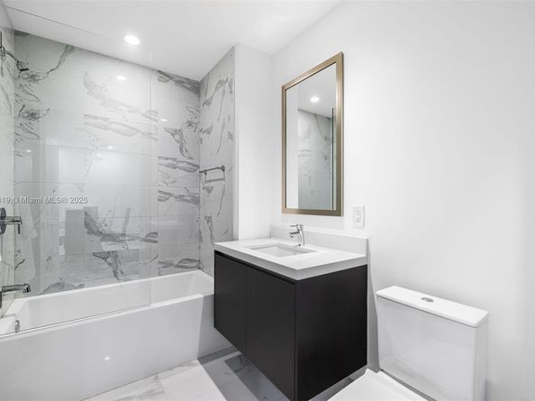 851 NE 1st Ave 1008, Miami FL 33132