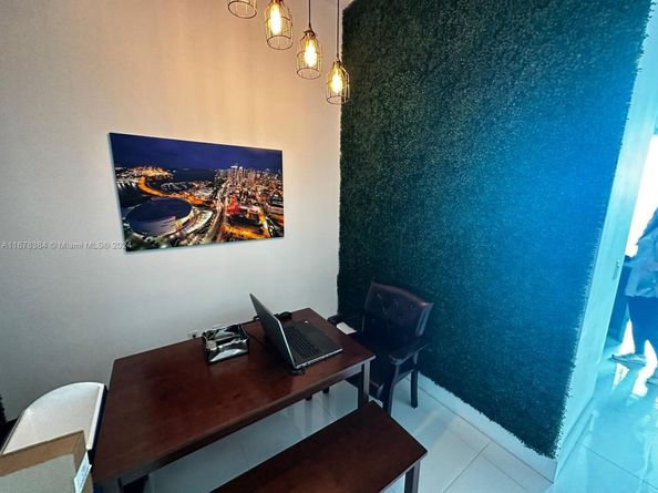 Undisclosed Address #A11678384, Miami FL 33131