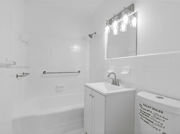 533 NW 20th Ave, Fort Lauderdale FL 33311