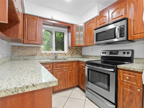 533 NW 20th Ave, Fort Lauderdale FL 33311