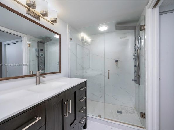 10421 Mahogany Key Cir 105, Miami FL 33196