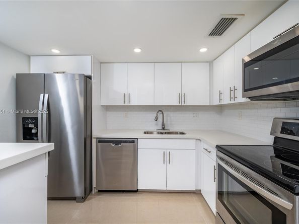 10421 Mahogany Key Cir 105, Miami FL 33196