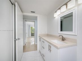 10421 Mahogany Key Cir 105, Miami FL 33196