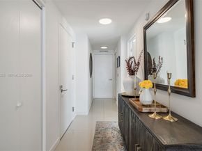 460 NE 28th St 1901, Miami FL 33137