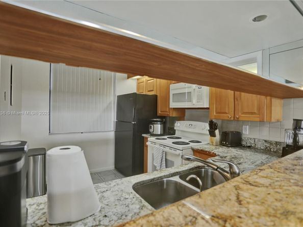 1524 Whitehall Dr 102, Davie FL 33324