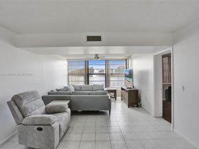 1524 Whitehall Dr 102, Davie FL 33324