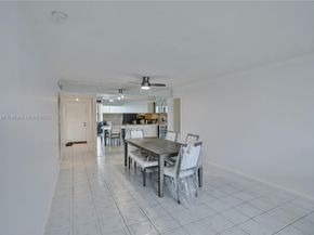 1524 Whitehall Dr 102, Davie FL 33324