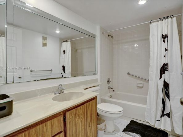 1524 Whitehall Dr 102, Davie FL 33324