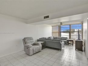 1524 Whitehall Dr 102, Davie FL 33324